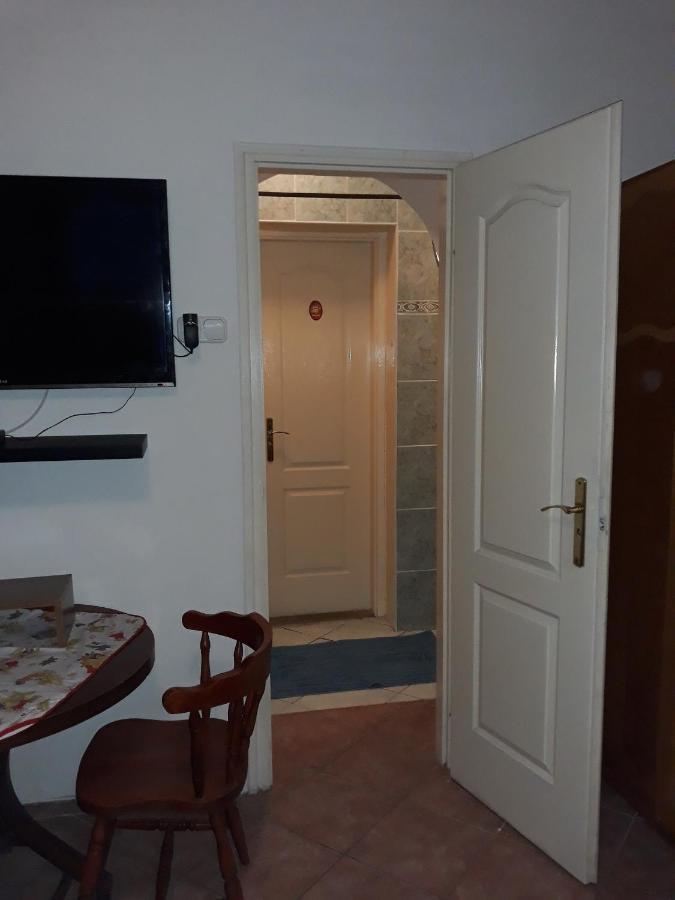 Flamingo Apartman Sopron Bagian luar foto