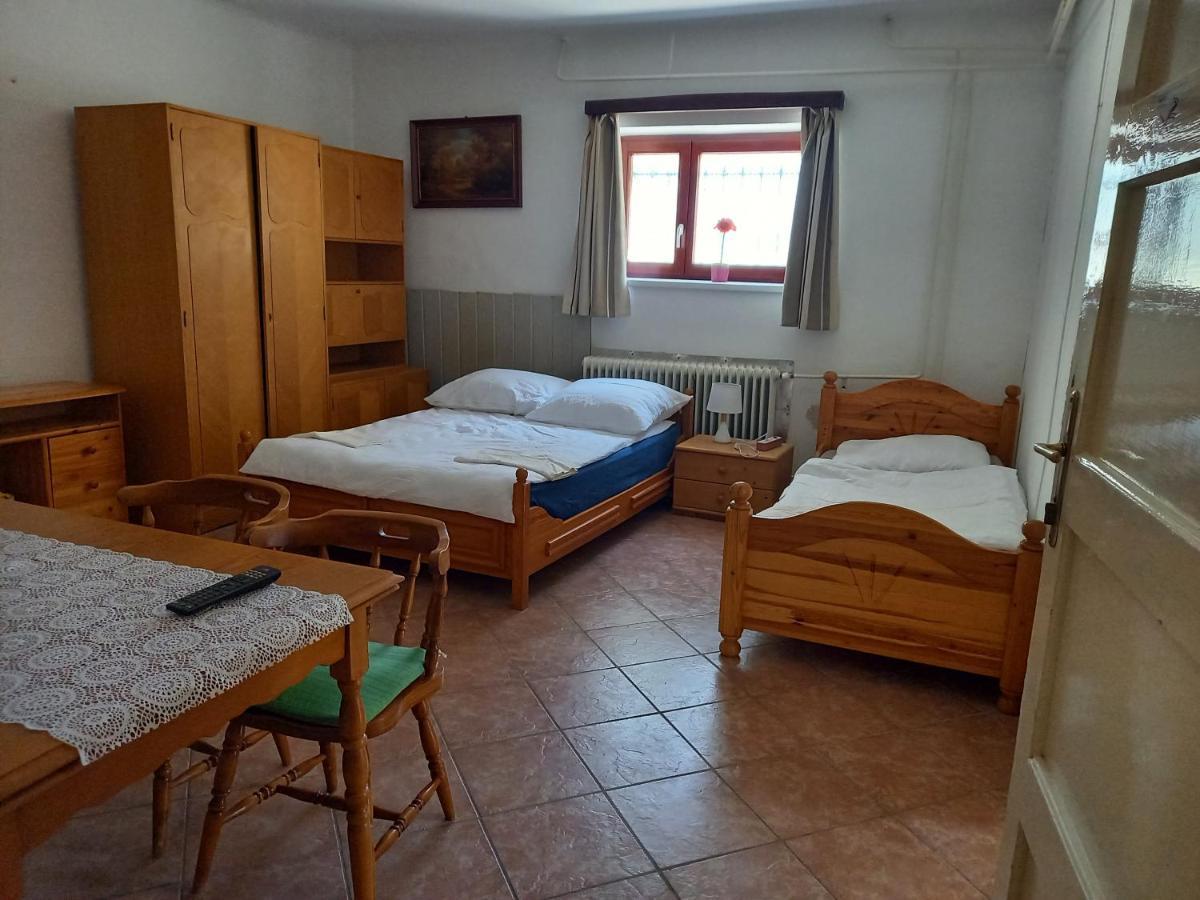 Flamingo Apartman Sopron Bagian luar foto