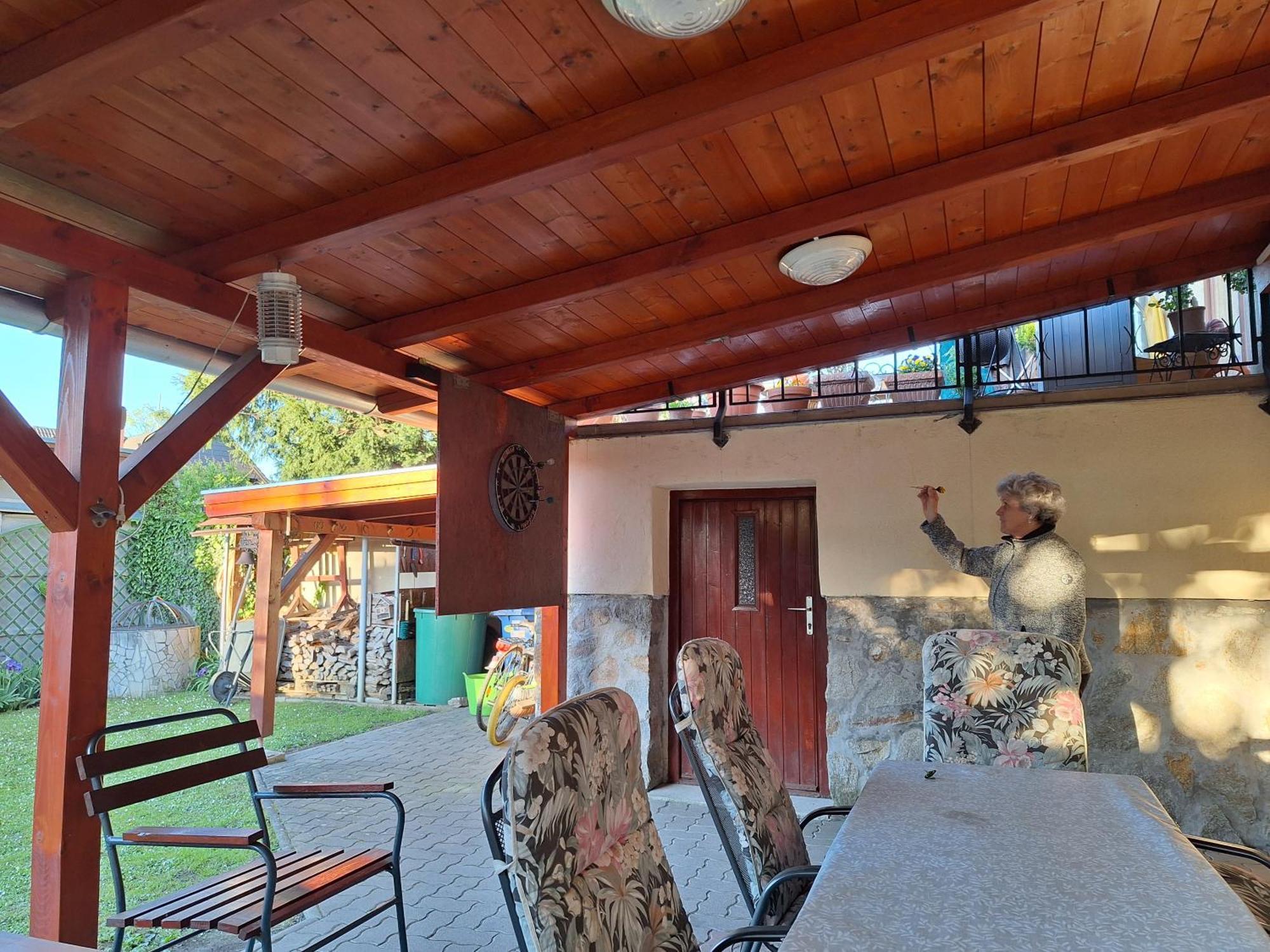 Flamingo Apartman Sopron Bagian luar foto
